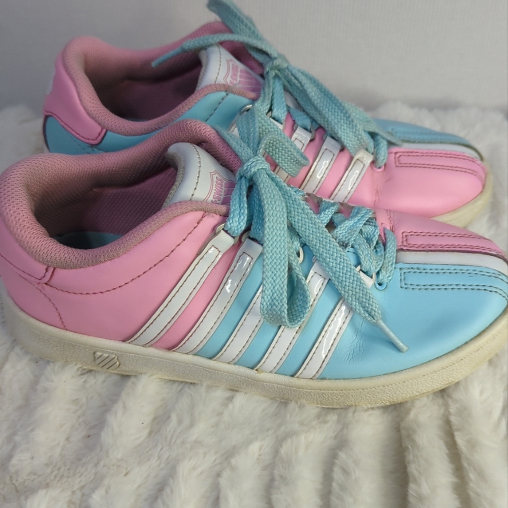 K-Swiss Girls Blue And‎ Pink Classic Striped Sneaker Size 4